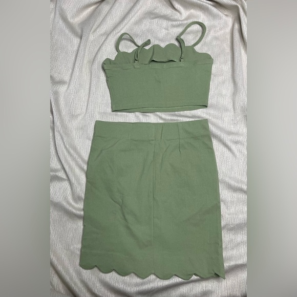 Iris Scalloped Sage Green Two-Piece Set size small - Picture 4 of 5